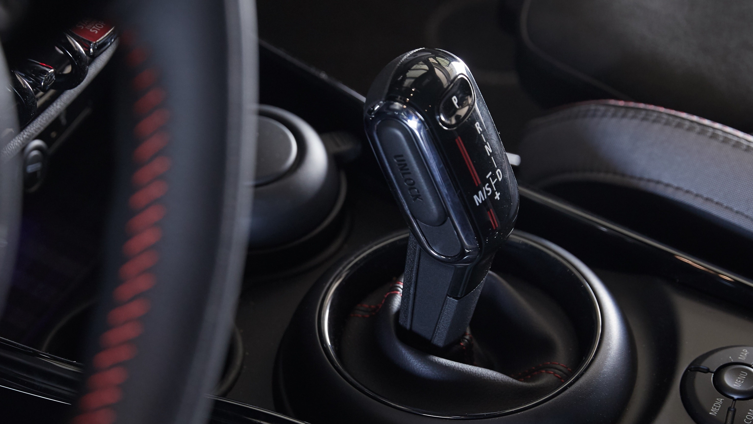 MINI John Cooper Works – transmisión automática